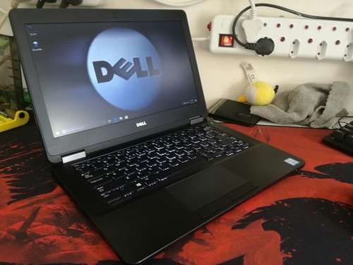*1ST BID TAKES!*IMMACULATE AND SUPERFAST*DELL LATITUDE*i5-6200U*8GB DDR4*256GB SSD*WARRANTY 2020*